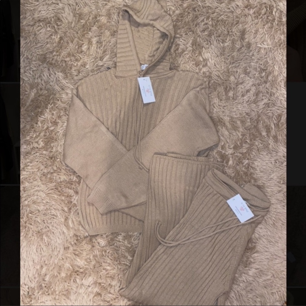 NWT Cozy Set 🤎 - Picture 11 of 15